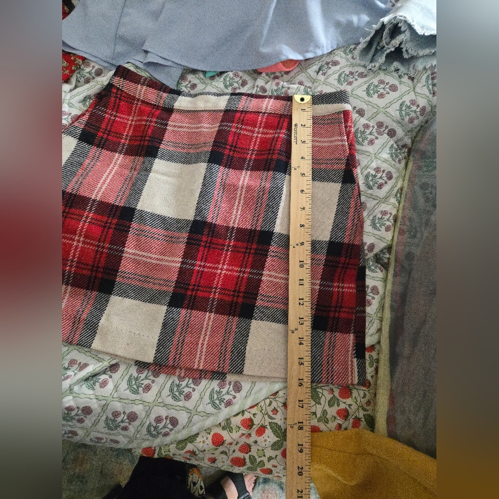 Abercrombie & Fitch Black Red Tan Plaid Tweed Mini Skirt Womens Size Medium - Picture 5 of 6